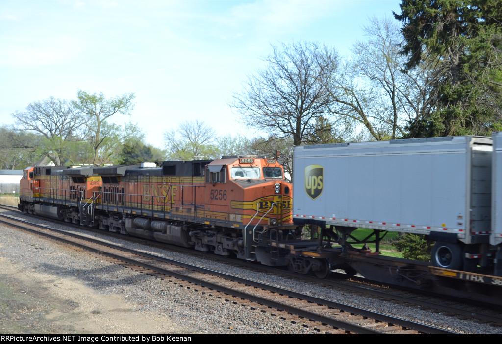 BNSF 5256